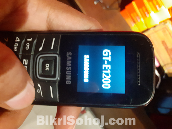 Samsung GT E-1200